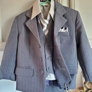 2T boys 5pc suit set
